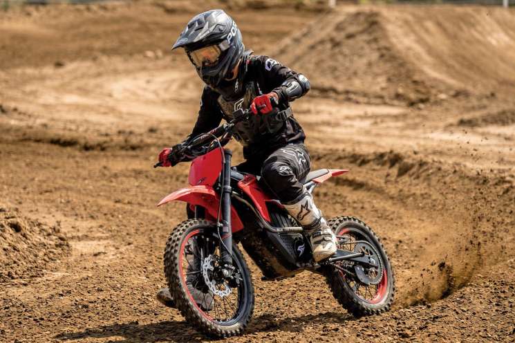 Detská crossová elektromotorka STRIBOR KESTREL PRO ER-5 červená
